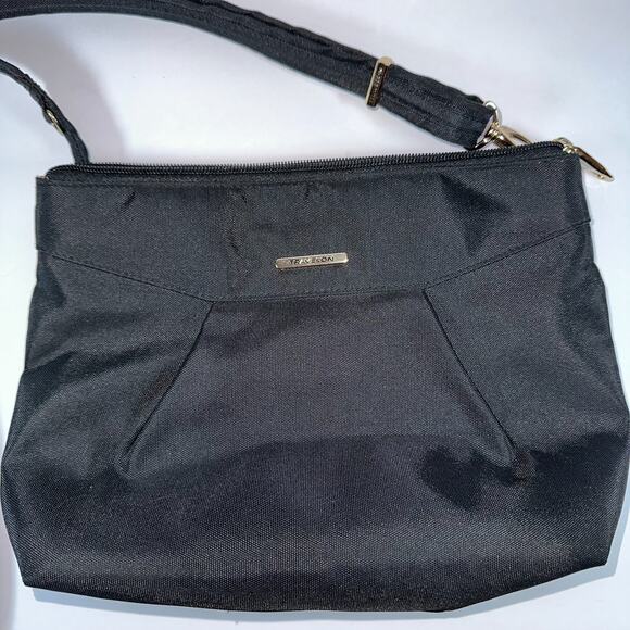 Travelon Anti-Theft Crossbody Bag Signature Black Nylon Multi Zippered Pockets - Picture 2 of 9